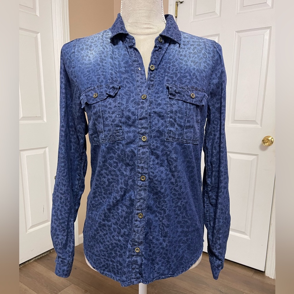 ❤️Cotton Express animal print denim shirt size small